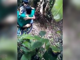 Indian newlyweds enjoy outdoor sex on honeymoon