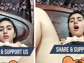 Desi bhabhi masturbates in hot video