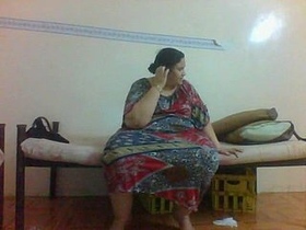 Arab mature women are not considerate in this video