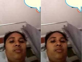 Busty Mallu bhabhi flaunts her big boobs and pussy in exclusive video