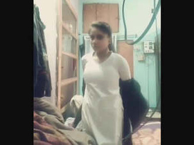 Cute Latina girl records video of herself for boyfriend in Hindi