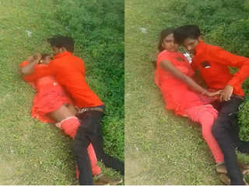 Desi street lover gets caught on camera