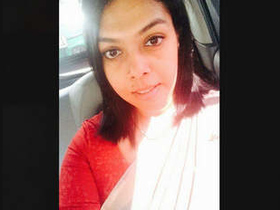 Watch a cute Sri Lankan office worker in a saree in HD video with clear audio