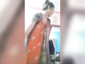 Bangladeshi bhabhi gets naughty with her fingers in a solo video
