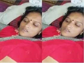 Horny Desi Bhabhi gets fucked and gives a blowjob in exclusive video
