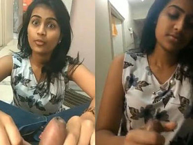 Prajakta from Mumbai gives a steamy blowjob
