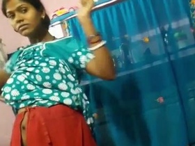 Bhabi dressed in lingerie teases in front of camera