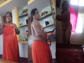 Mature Tamil aunty strips naked on webcam