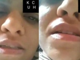 Aroused Indian MILF satisfies her cravings