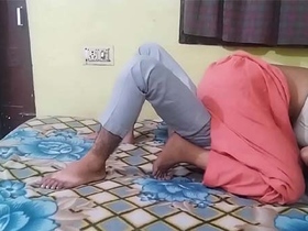 Desi sex video of Bhabhi's chut lund with her BF