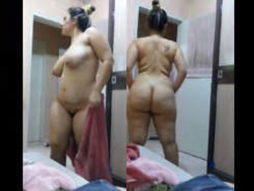 Mature Indian aunty flaunts her big booty in steamy video