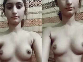 Cute girlfriend flaunts her beautiful boobs in a hot video