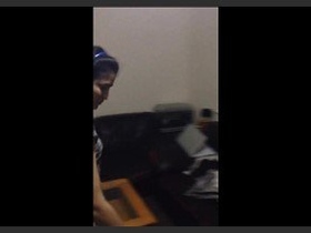 Indian girl modifies her appearance in a sexy video
