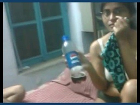 Desi babe in a bra teases her uncle in a hot video