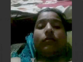 Desi hot Bhabhi pleases herself with her fingers