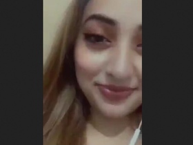 Watch a stunning Paki girl flaunt her body in a steamy video