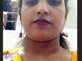 Indian bhabhi flaunts her big boobs and pussy in HD video