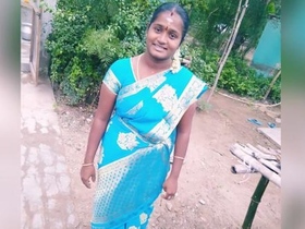 Watch a Tamil bhabhi in MMS video