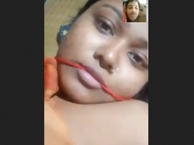 Desi bhabie flaunts her body for her lover