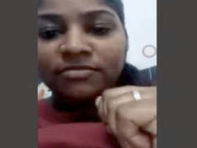 Tamil girl masturbates on video call with fingering