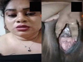 Fatty bhabi's big pussy gets pounded hard
