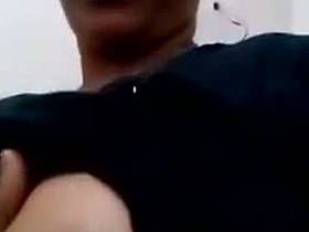 Desi teen girl gets naughty in a Mallu college selfie MMS