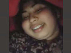 Bangladeshi bhabhi flaunts her pussy in a video call
