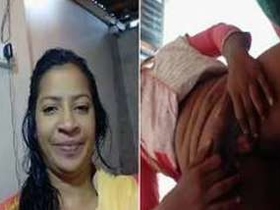 Indian aunty satisfies her lover with hot XXX video