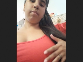 Big boobs Indian girl Baamini flaunts her curves in a hot video