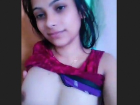 Cute Indian girl bares it all in explicit video