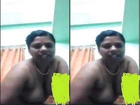 Indian bhabhi flaunts her big boobs and pussy in exclusive video