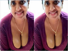 Indian bhabhi flaunts her big boobs and pussy in exclusive video