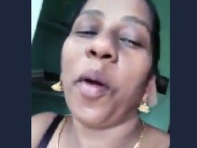 Mature Desi mom shows off her assets in a solo exhibition
