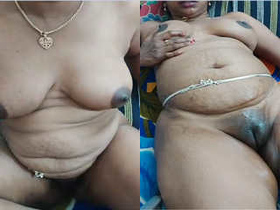 Horny bhabhi flaunts her big boobs and pussy in exclusive video