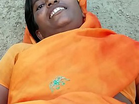 Telugu beauty pleasures herself with fingers and moans loudly