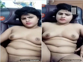 Indian amateur in Bangla flaunts her big boobs and pussy