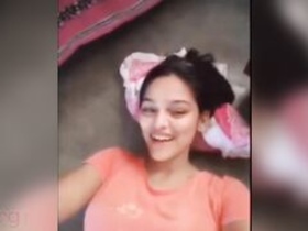 Big boobs college girlfriend flaunts her perfect body in a seductive video