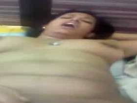 Desi Indian MMS: Mallu girl's outdoor sex scandal