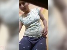 Bhabhi's naughty video with exposed pussy for her boyfriend during period