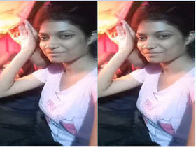 Hot Indian babe goes naked in exclusive amateur video