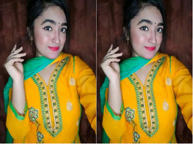 Amateur Bangla girl displays her big boobs and pussy in exclusive video