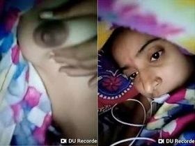 Desi girl reveals her big boobs and pussy in exclusive video