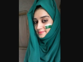 Naureen paki slim girl with big boobs in a solo video