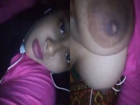 Watch a Desi girl show off her sexy pussy in this steamy video