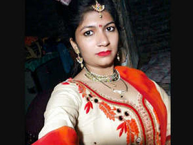 Desi bhabi gets outdoor sex in the village