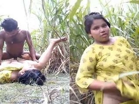 Indian wife gets fucked in the backyard