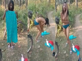 Desi girl gets naked in outdoor setting