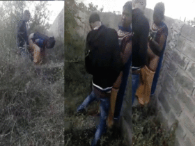 Desi slut gets double penetrated in outdoor sex MMS video