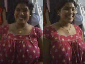 Desi aunty with big boobs gets naughty