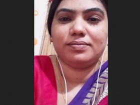Bhabi's hot and heavy display in new video